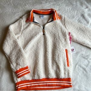 Fluffy quarter zip pull over, color white and orange, size small